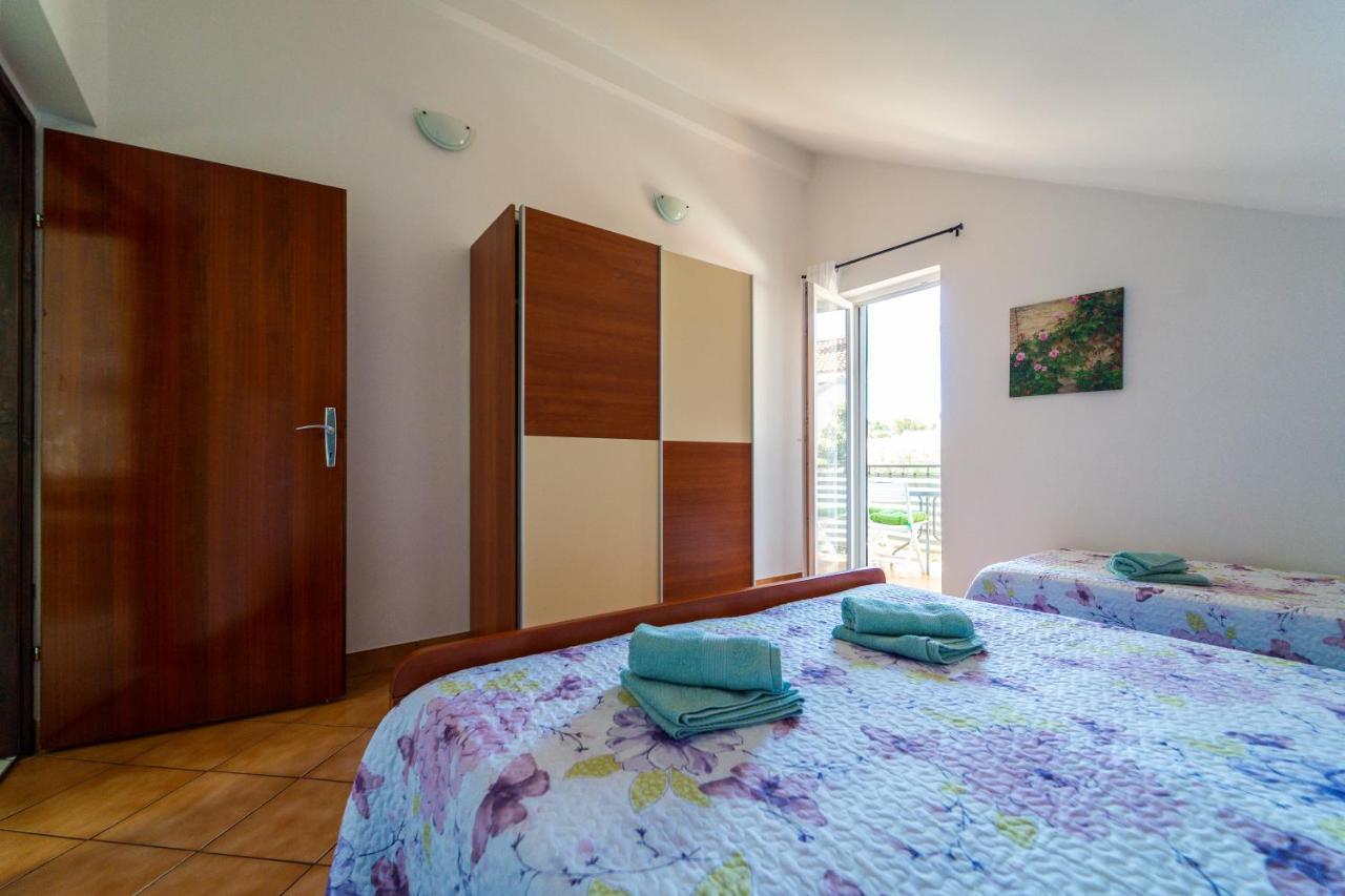 Apartment Nada Petrcane Exterior photo