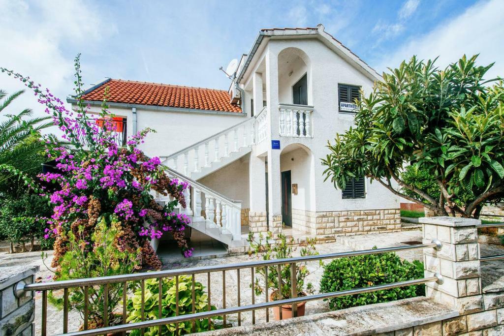 Apartment Nada Petrcane Exterior photo